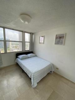Downtown Isla Verde Beachfront Apartment with Pool and Parking - San Juan - 1