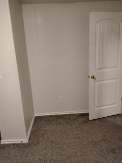 Cozy 2-Bedroom Basement Aptment-Separate entrance - Lake Point - 4