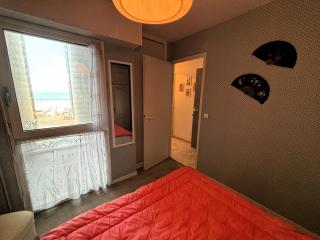 Appartement T2 avec balcon et vue mer, 1er étage, ascenseur, TV, cuisine équipée - FR-1-197-466 - Les Sables-dʼOlonne - 4