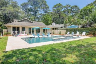 19 Gunnery Lane 2 Kings 1 Queen 2 Doubles Pet Friendly Private Pool w Beach Gear & Bike Rentals - Hilton Head Island - 0