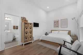 Serene Scandanavian Loft Suite - Annandale - 5