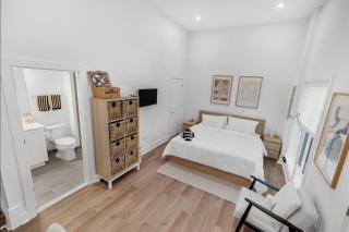 Serene Scandanavian Loft Suite - Annandale - 2