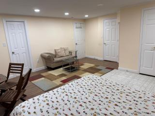 Private Walk-Out Suite & Kitchen - Oakton - 1