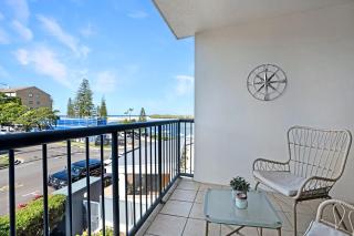 Ocean Breeze & Balcony Bliss - 1BR with Spa Near Beach - 4