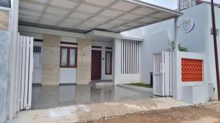 Semesta Luxury Guest House - Geruntang - 4