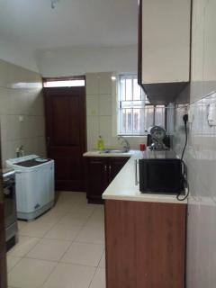 3 Bedroom Ensuite Located in Comm 11 - Tema - 3