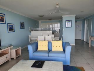 Pacific Surf Absolute Beachfront Apartments - Gold Coast - 9
