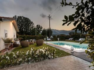 Tuscan Villa with Pool Near Lucca - 2