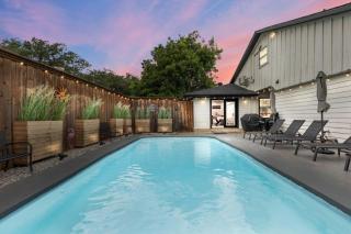 Dallas Family Fun Haus with Pool and Massive Game Room - 9