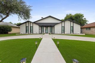 Dallas Family Fun Haus with Pool and Massive Game Room - 6