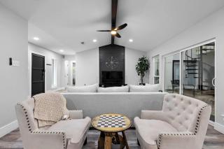 Dallas Family Fun Haus with Pool and Massive Game Room - Dallas - 4
