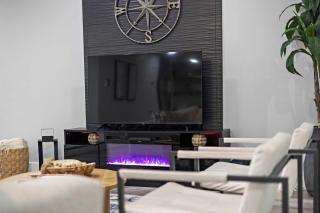 Dallas Family Fun Haus with Pool and Massive Game Room - Dallas - 2