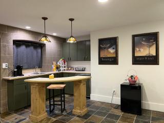 Luxury 2 Bedroom Suite - Vancouver - 5
