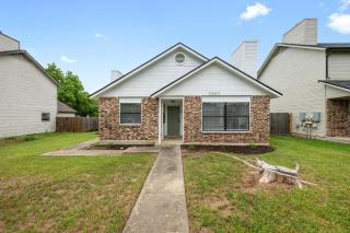 Charming two beds and baths home - Austin - 0