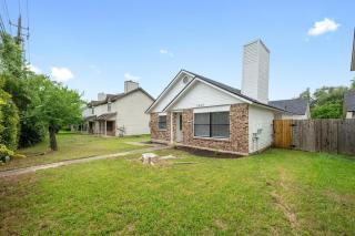 Charming two beds and baths home - Austin - 9