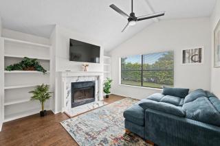 Charming two beds and baths home - Austin - 7