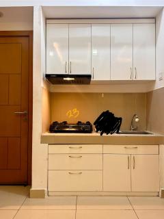Cozy 1BR Apartment with Home Office at The Nest Jakarta Barat - Jakarta - 7