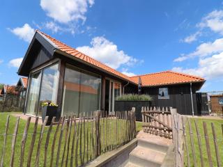 Nice holiday home near the Lauwersmeer, cleaning included - Anjum - 8
