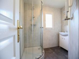 Chalet in Gelderland with Hot Tub, cleaning included - Lathum - 2