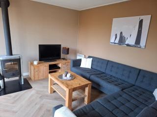 Holiday Home in Grou near Frisian Lakes, cleaning included - Grou - 0