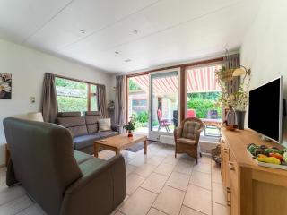 Holiday Home Zeeland near Westerschelde, cleaning included - Baarland - 2