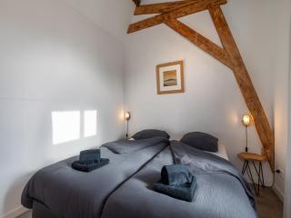 Cozy Stay Near Beach, cleaning included - 2