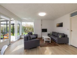 Holiday home near the popular Veerse Meer, cleaning included - Kortgene - 3