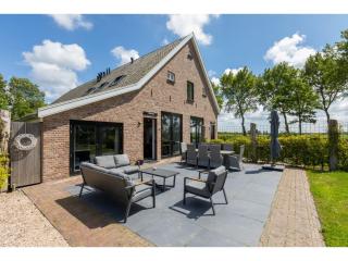 Family House near Vrouwenpolder Beach, cleaning included - Vrouwenpolder - 1