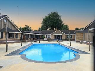 Bamboo House Veluwe with Pool & Garden, cleaning included - Voorthuizen - 0