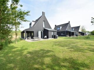 Villa in Tzummarum near the Sea, cleaning included - Tzummarum - 5