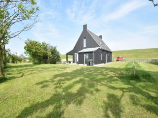 Villa in Tzummarum near the Sea, cleaning included - Tzummarum - 3