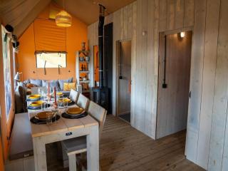 Glamping Tent by Lake De Rhederlaag, cleaning included - Lathum - 6