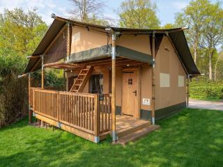 Glamping Tent by Lake De Rhederlaag, cleaning included - Lathum - 7