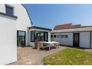 characteristic house in a rural location, cleaning included - Zuidzande - 7