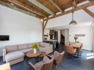 Family Home in Zeeland near Oranjezon Beach, cleaning included - Vrouwenpolder - 0