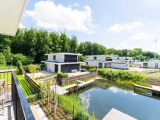 Spacious villa near Amsterdam, cleaning included - Zeewolde - 5