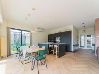 Spacious villa near Amsterdam, cleaning included - Zeewolde - 7