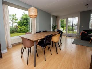 spacious holiday home with private jetty, cleaning included - Terherne - 0