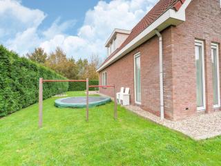 Nice holiday home in Zeewolde, cleaning included - Zeewolde - 5