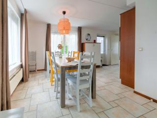 Nice holiday home in Zeewolde, cleaning included - Zeewolde - 6