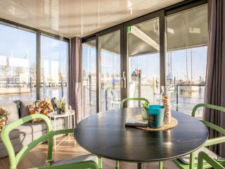 Houseboat in Volendam by Ijsselmeer, cleaning included - Volendam - 6