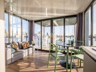 Houseboat in Volendam by Ijsselmeer, cleaning included - Volendam - 0