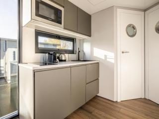 Houseboat in Volendam by Ijsselmeer, cleaning included - Volendam - 7