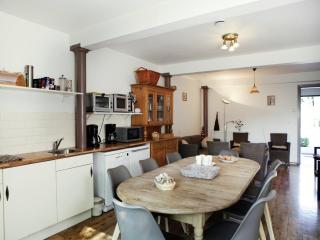 Comfortable flat overlooking orchards, cleaning included - Eede - 1