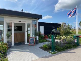 Chalet in Friesland near Alde Feanen Park, cleaning included - De Veenhoop - 2