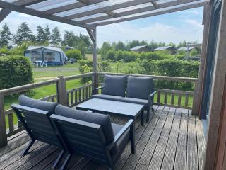 Chalet in Friesland near Alde Feanen Park, cleaning included - De Veenhoop - 6