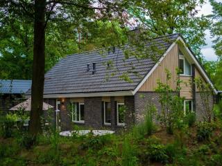 Comfortable house with hot tub, cleaning included - Hoenderloo - 9