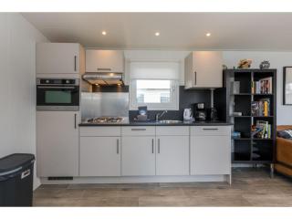 Chalet in Zeeland near Stelleplas Pond, cleaning included - heinkenszand - 4
