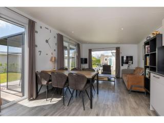 Chalet in Zeeland near Stelleplas Pond, cleaning included - heinkenszand - 7