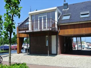 Beautiful penthouse with a view over the lake, cleaning included - Uitgeest - 5